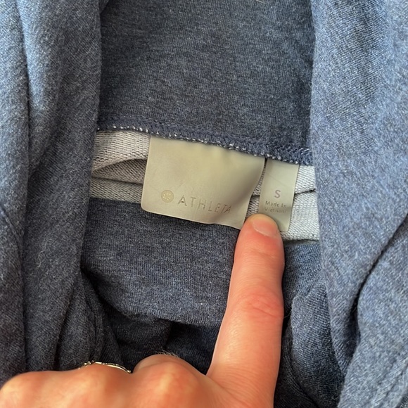 Athleta Scubaneck Pullover - Picture 2 of 3